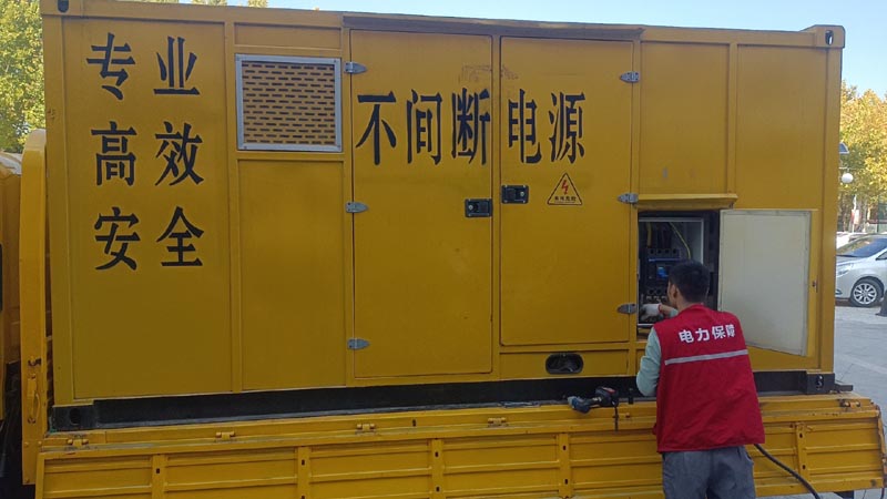 博望柴油发电机组和UPS电源配合使用时，如何避免切换过程中的电力中断？